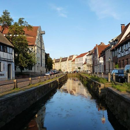 Villenappartement Mit Blick Ins Gruene Am Rande Der Wunderschoenen Altstadt Wismar Exterior photo